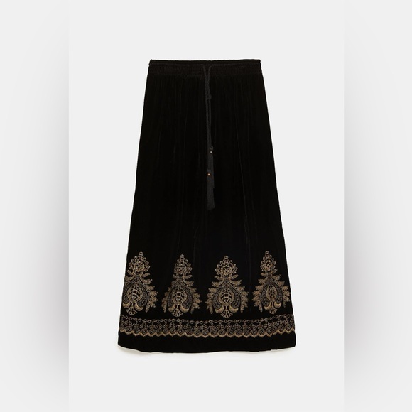 Zara Women's Velvet Black and Gold Midi Skirt - Picture 1 of 7